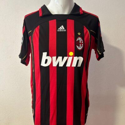 Camiseta Retro Milan titular Kaka 06/07 talle L
