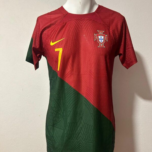 Camiseta Portugal titular 2022 C.Ronaldo talle L