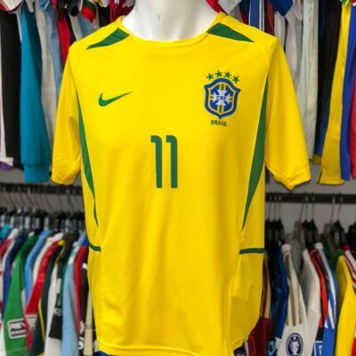 Camiseta Retro Brasil titular 2002 Ronaldinho talle L
