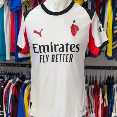 Camiseta Milan alternativa 2025/26 Modric talle L