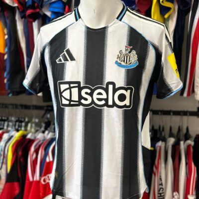 Camiseta Newcastle titular 2025/26 Ramsey talle M