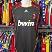 Camiseta Retro Milan Alternativa Negra Ronaldo 06/07