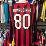 Camiseta Retro Milan Titular 09/10 Ronaldinho - Imagen 2