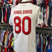 Camiseta Retro Milan Alternativa 09/10 Ronaldinho - Imagen 2